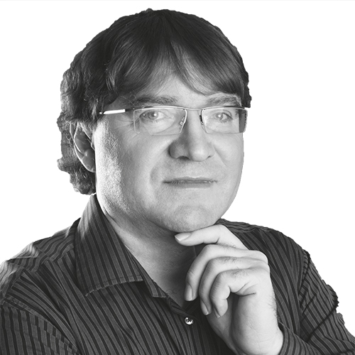 Babišův policista Komárek pokračuje v útocích na vyšetřovatele Čapího hnízda a Lenku Bradáčovou