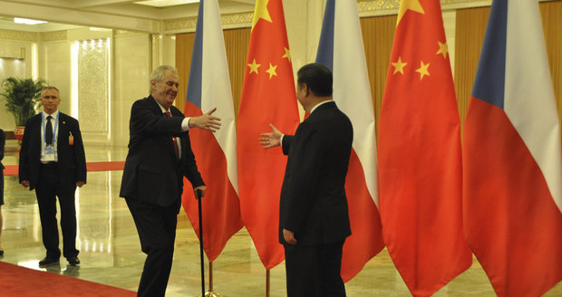 Čínský velvyslanec o naší schůzce lhal, tvrdí Babiš o kauze “slídění” Huawei