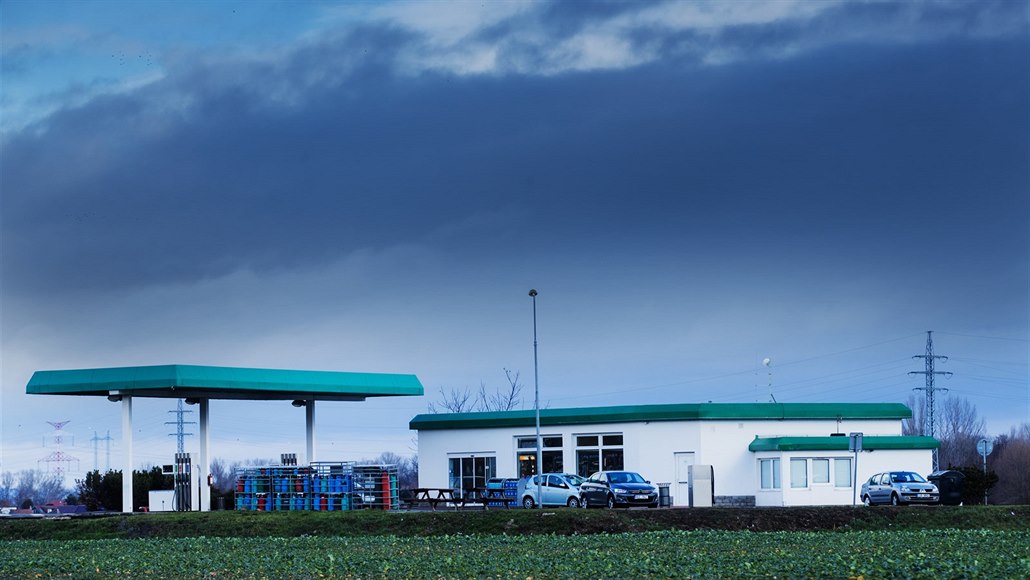 Drsná vražda čerpadlářky. Postřelili ji skrz dveře a nechali vykrvácet