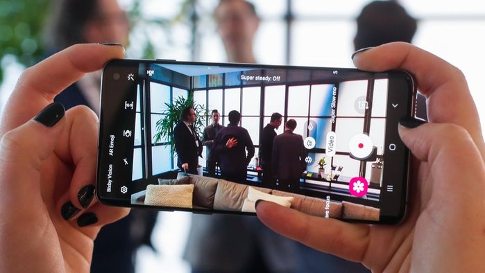 Společnost Samsung včera představila svou letošní řadu Galaxy S10