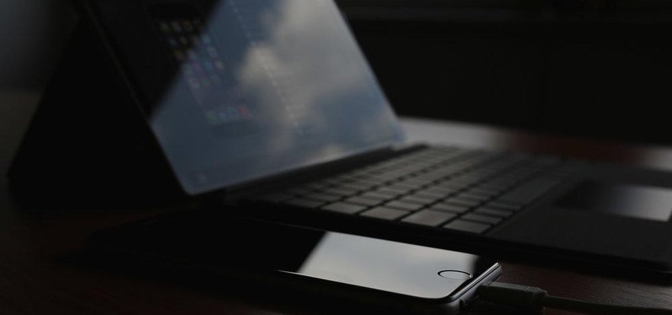 V barvách Jamese Bonda. Software pražské firmy Compelson pomáhá chytat teroristy