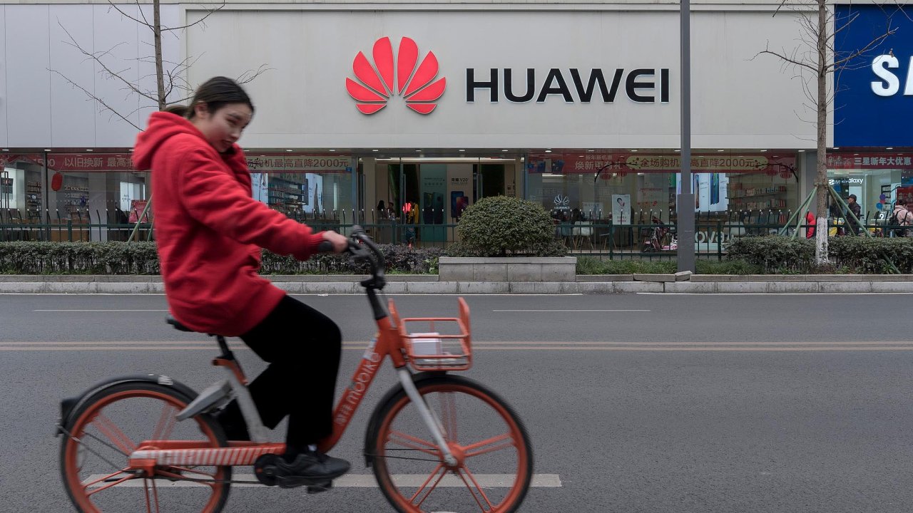 Britové tvrdí, že rizika zařízení Huawei lze omezit