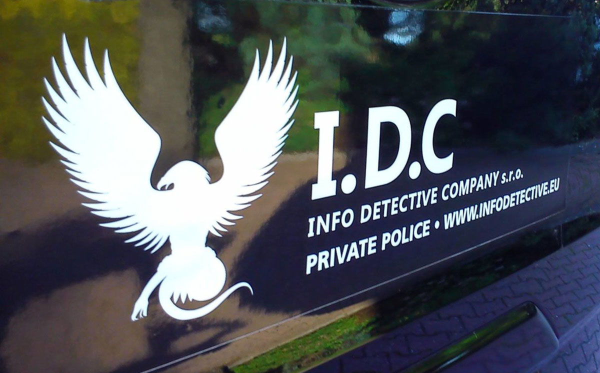 David Andreas Holub, detektiv a jednatel bezpečnostní agentury I.D.C.