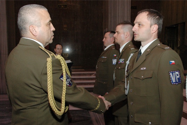 Vojenská policie přijala další členy. Přivítala ve svých řadách i ženy