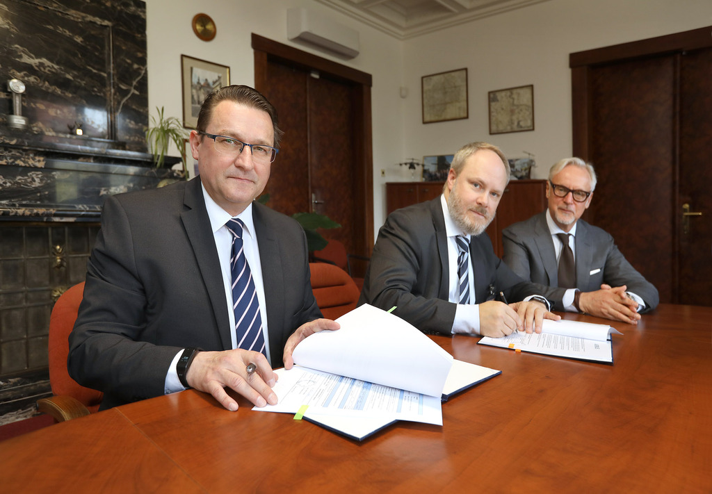 Lubor Koudelka a výkonný ředitel společnosti Airbus Defence and Space AS Anders Øygarden